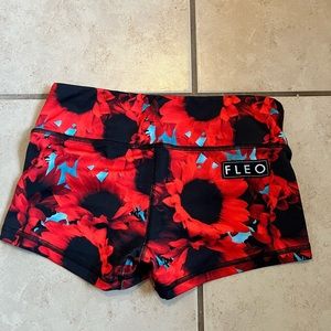 Reselling from a friend. Like new!